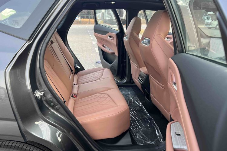 Changan UNI-Z PHEV 2025 car image #12