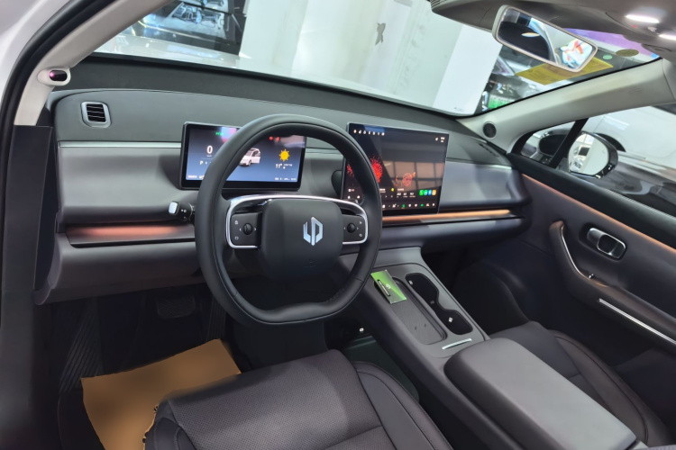 零跑汽车 零跑C10 2025 汽车图片 #12