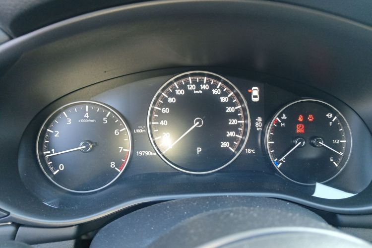 Mazda 3 Axela 2021 car image #12