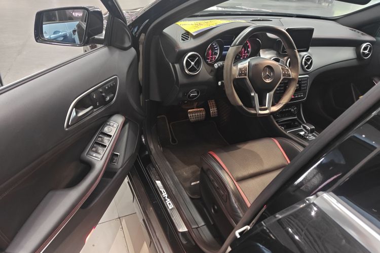 Mercedes-Benz GLA AMG 2016 immagine di auto #12