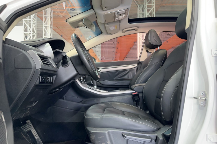 GEELY Emgrand GS 2018 car image #12