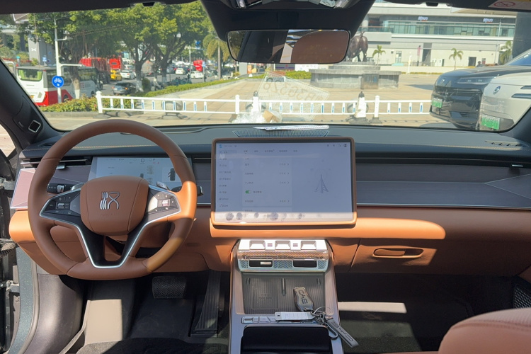 BYD HanL 2025 صورة سيارة #12