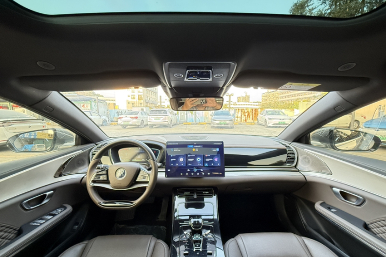 BYD Han 2023 immagine di auto #12