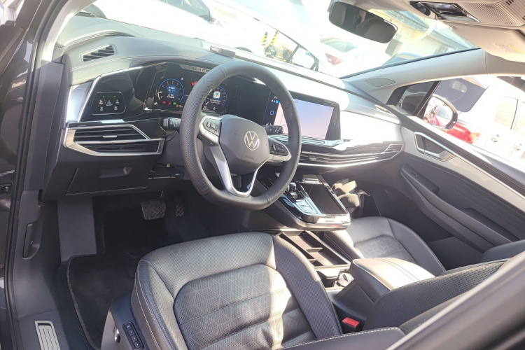 Volkswagen Talagon 2023 car image #12