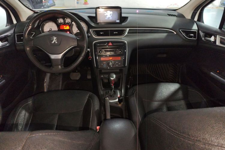 Peugeot 308 2015 car image #12