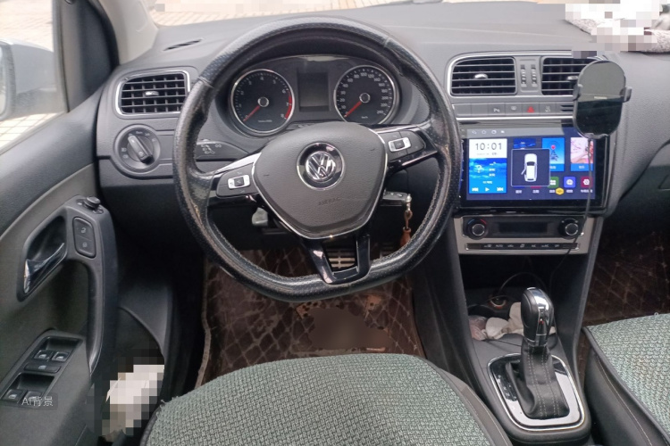 Polo 2015 car image #12