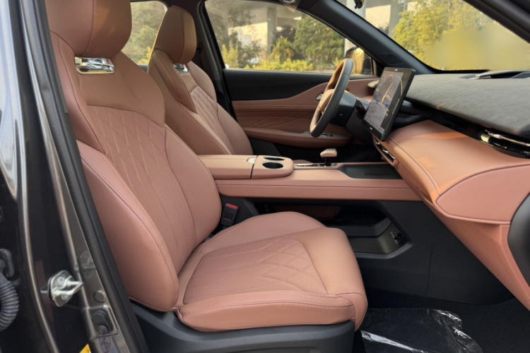 Changan UNI-Z PHEV 2025 car image #12