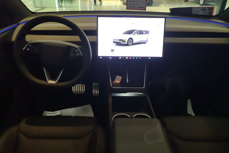 特斯拉 Model Y L 2025 汽车图片 #12