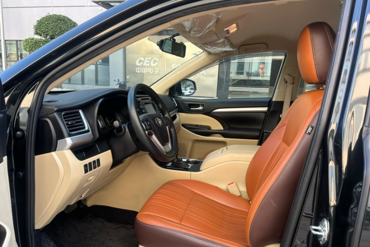 Toyota Highlander 2020 car image #12