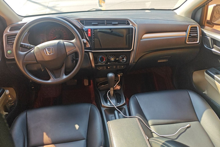 Honda Greiz 2017 صورة سيارة #12