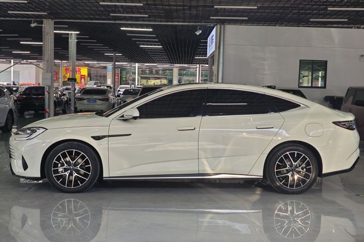 BYD Seal 07 DM-i 2025 car image #12