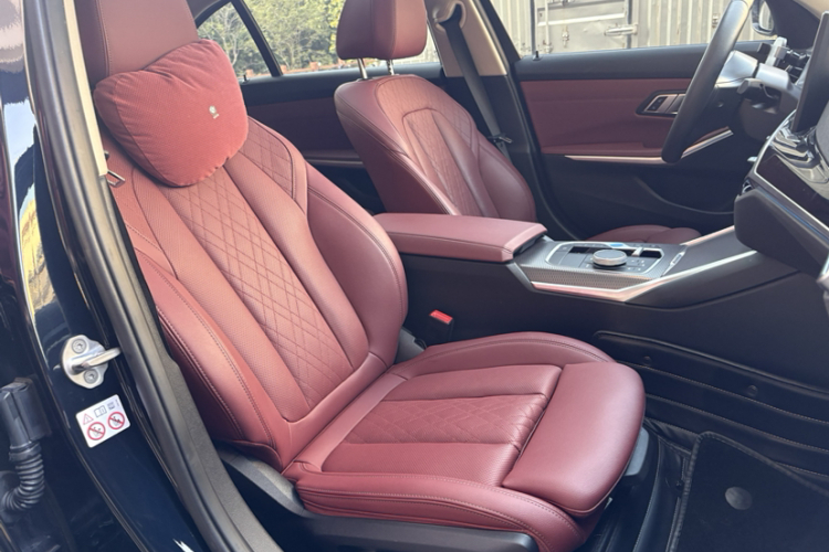 BMW i3 2023 car image #12