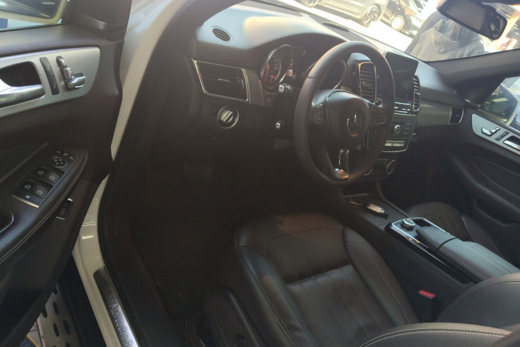 Mercedes-Benz GLE Class 2015 car image #12