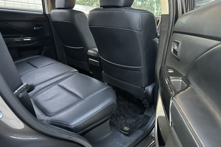 劳斯莱斯 欧蓝德 2017 汽车图片 #12