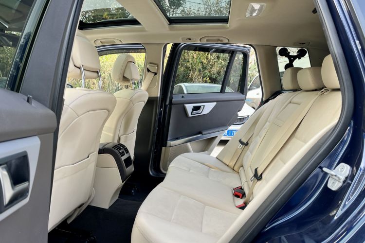 Mercedes-Benz GLK Class 2015 car image #12