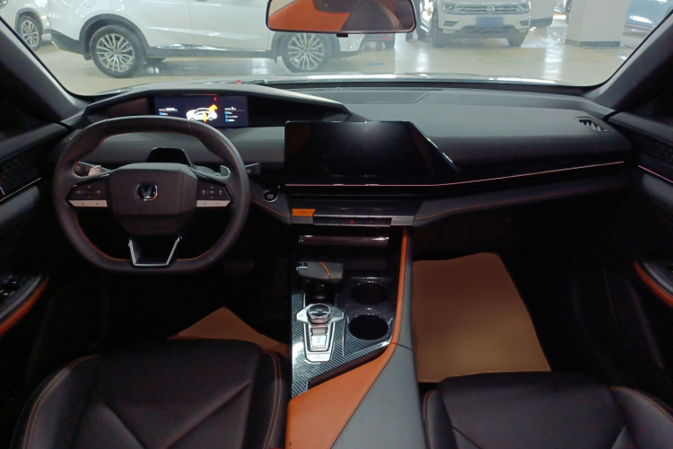 Changan UNI-V 2023 car image #12