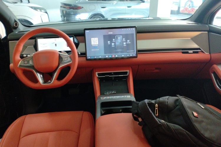 BYD Tang L 2025 immagine di auto #12