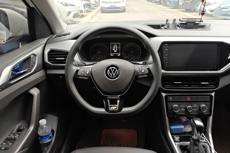 Volkswagen T-Cross 2021 #12 Volkswagen T-Cross 2021 car image #12