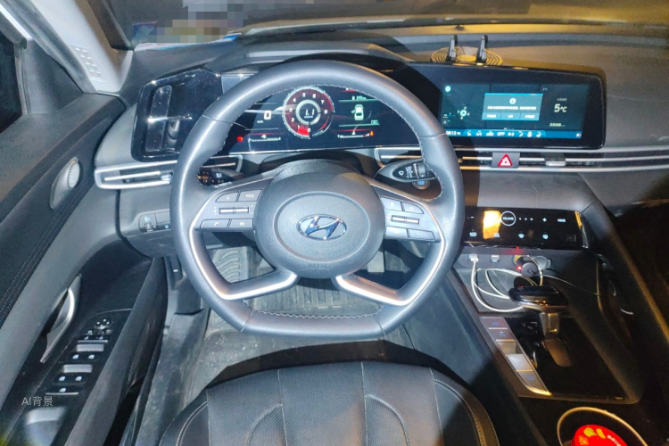 Hyundai Elantra 2022 car image #12