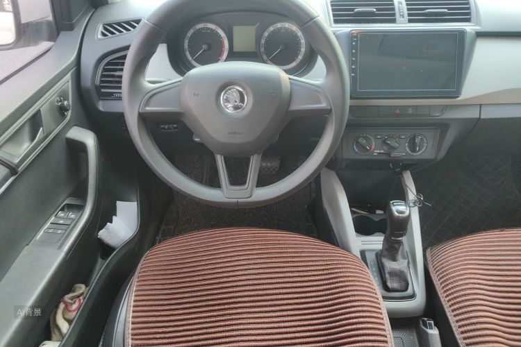 Skoda Fabia 2017 car image #12