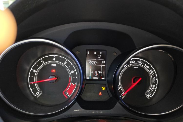 MG GT 2017 car image #12