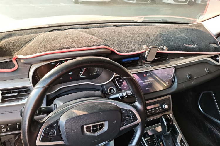 GEELY Emgrand 2019 car image #12