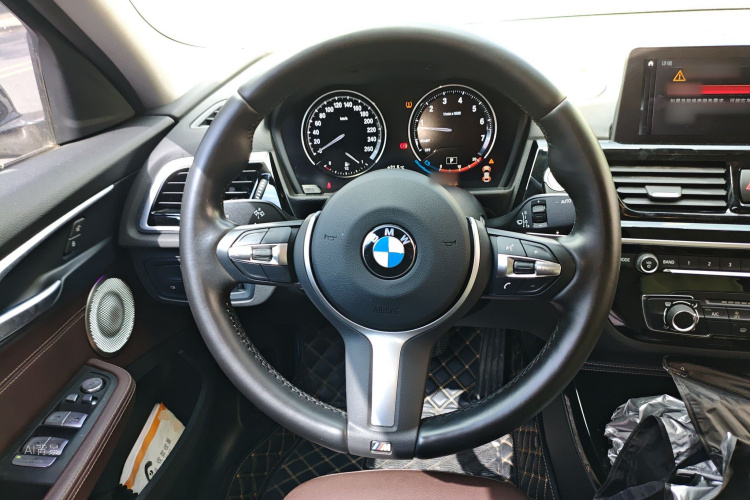 BMW 1 Series 2020 car image #12