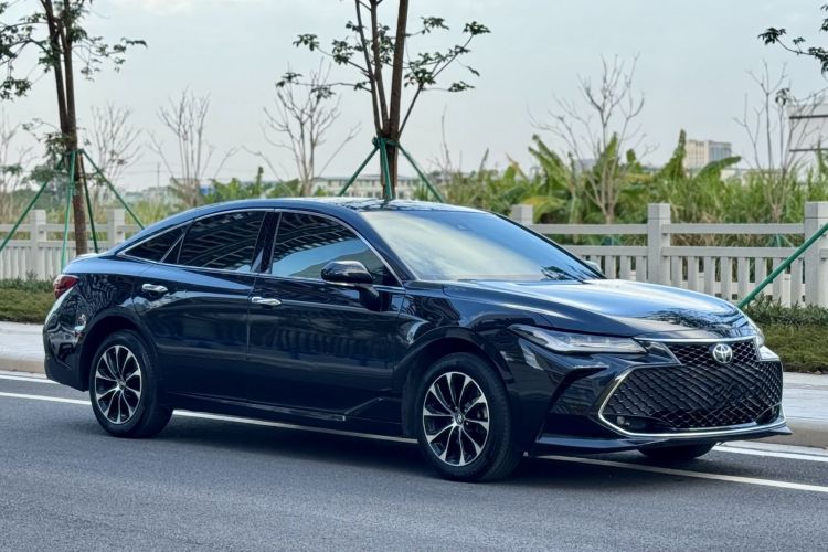 Toyota Avalon 2023 car image #12