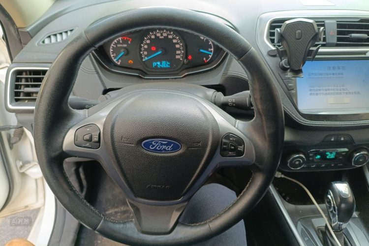 Ford Escort 2016 #12 Ford Escort 2016 car image #12