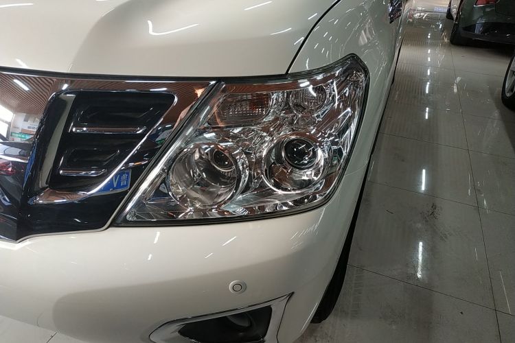 Nissan 2019 car image #12