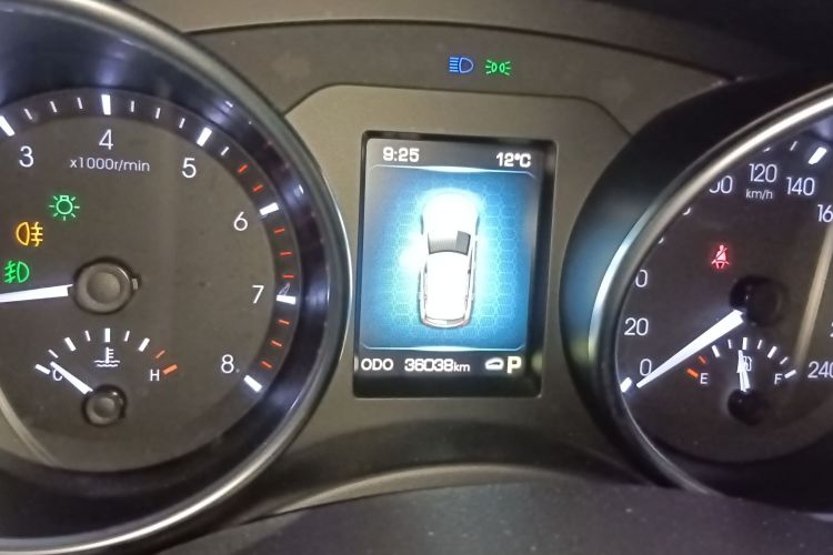 Haval H8 2016 #12 Haval H8 2016 car image #12