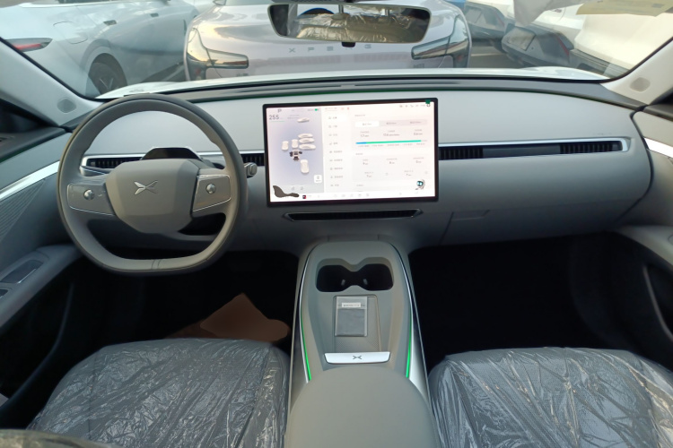 Xpeng MONA M03 2025 immagine di auto #12