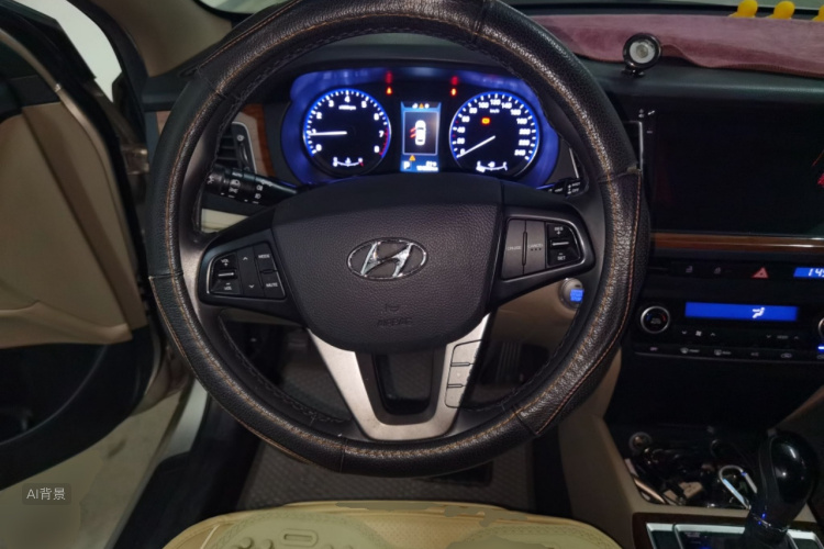 Hyundai Mistra 2015 car image #12