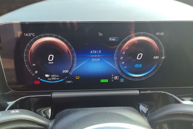 Mercedes-Benz EQA Class 2023 صورة سيارة #12