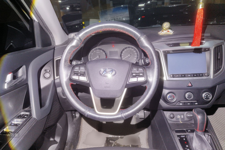 Hyundai ix25 2015 #12 Hyundai ix25 2015 car image #12