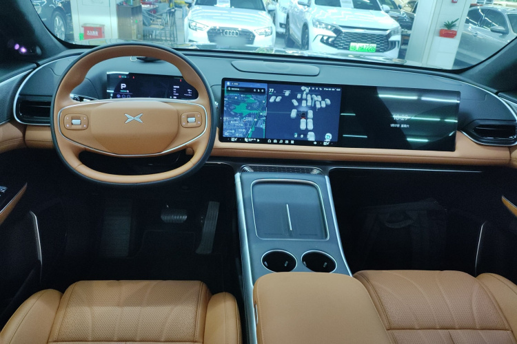 Xpeng G9 2025 immagine di auto #12