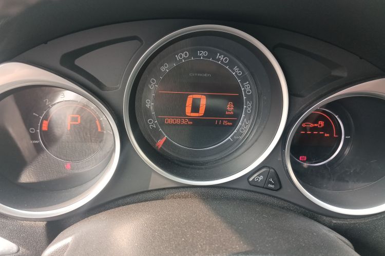 Citroen C4L 2015 car image #12