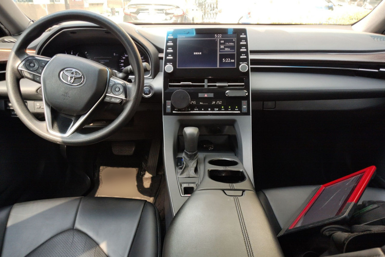Toyota Avalon 2021 car image #12