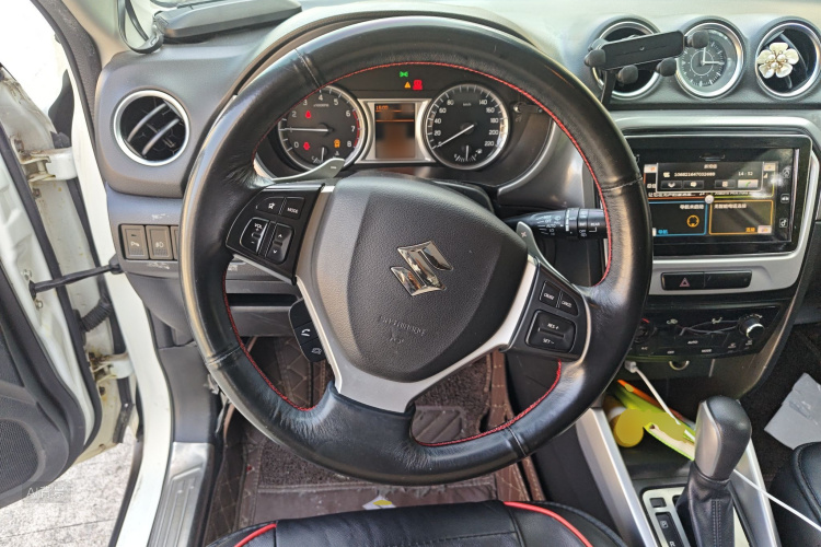 Suzuki Vitara 2016 #12 Suzuki Vitara 2016 car image #12