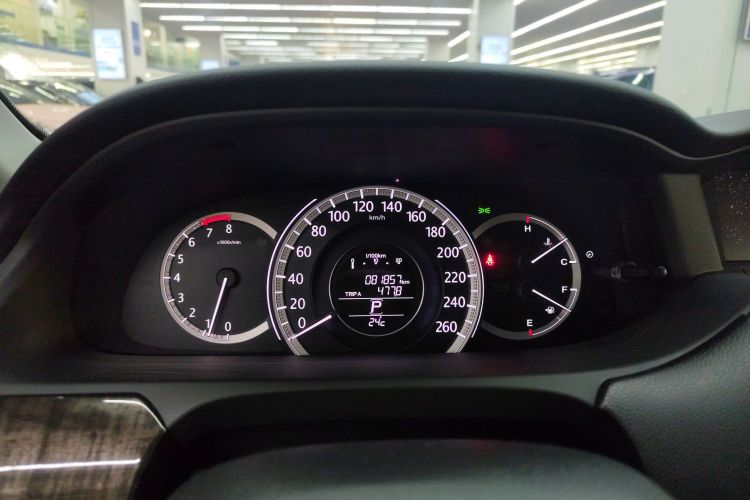 Honda Accord 2014 car image #12