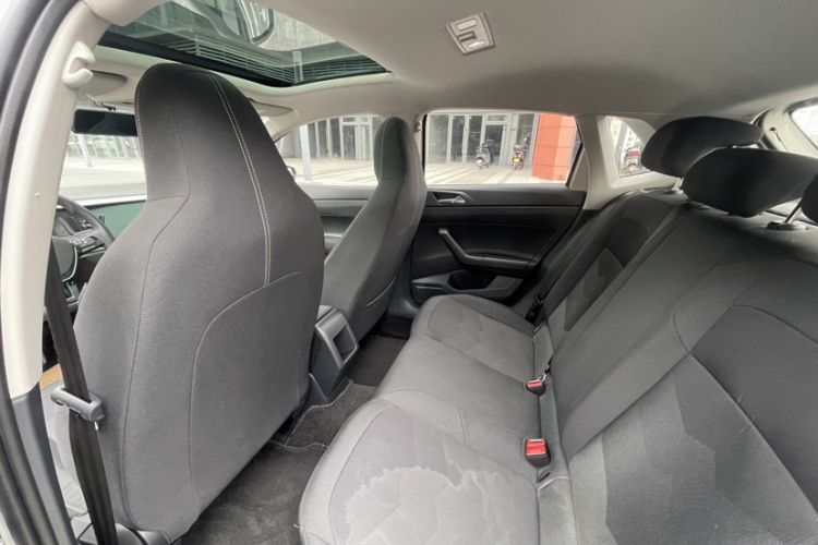 Volkswagen Polo 2019 car image #12