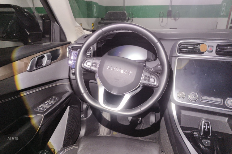 Lynk & Co 01 2019 #12 Lynk & Co 01 2019 car image #12