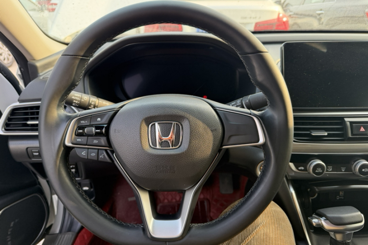 Honda Accord 2022 car image #12