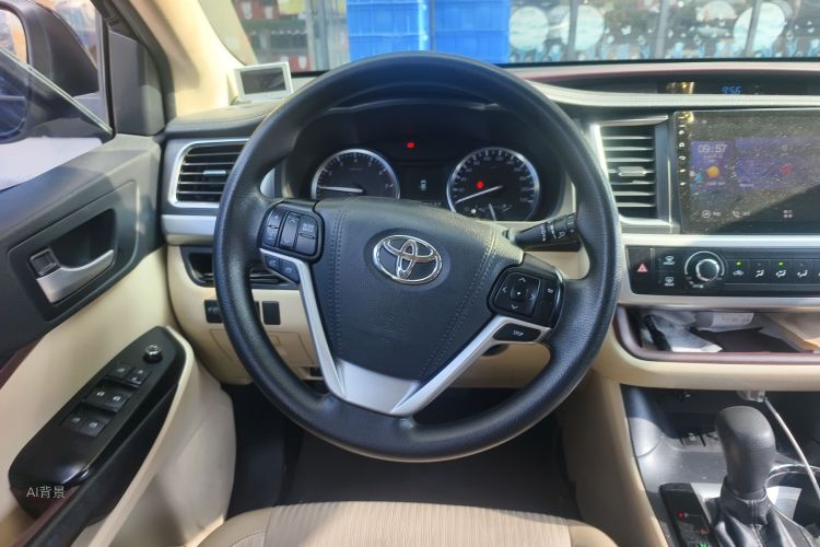 Toyota Highlander 2017 car image #12