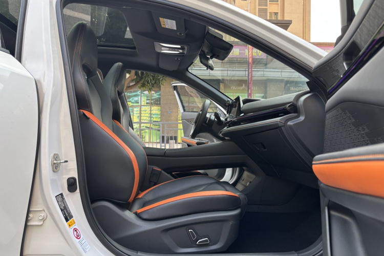 Changan UNI-V 2023 car image #12