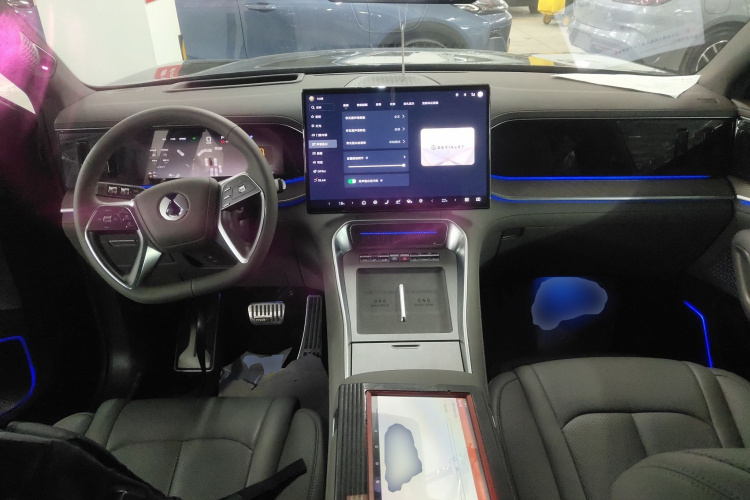 Denza N9 2025 صورة سيارة #12