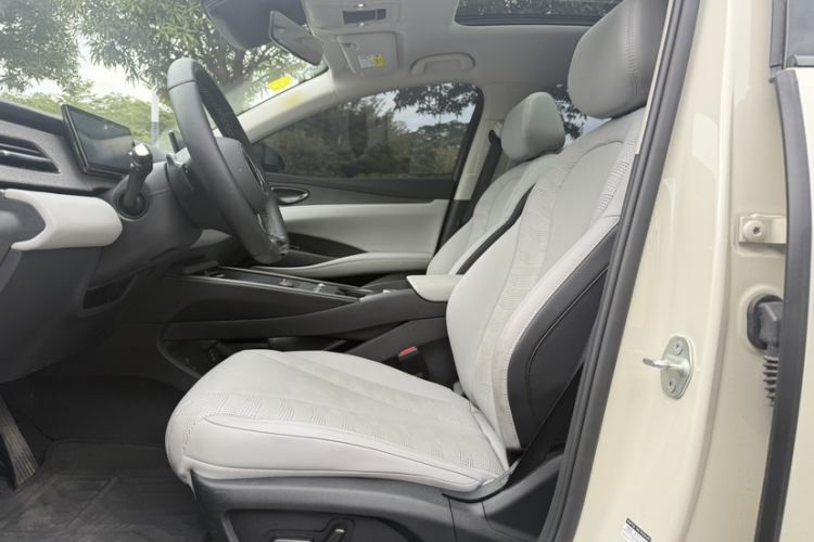 BYD Seal 06 DM-i 2025 #12 BYD Seal 06 DM-i 2025 immagine di auto #12