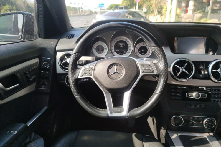 Mercedes-Benz GLK Class 2014 car image #12