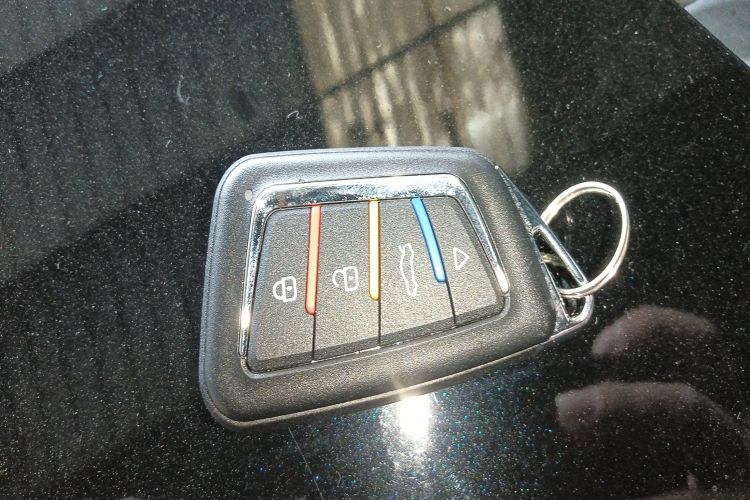 GAC Trumpchi GS8 2016 #12 GAC Trumpchi GS8 2016 car image #12