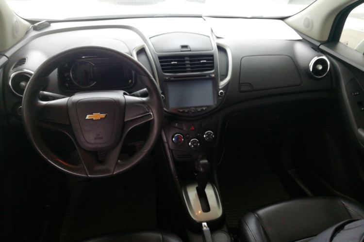 Chevrolet Tracker 2015 immagine di auto #12